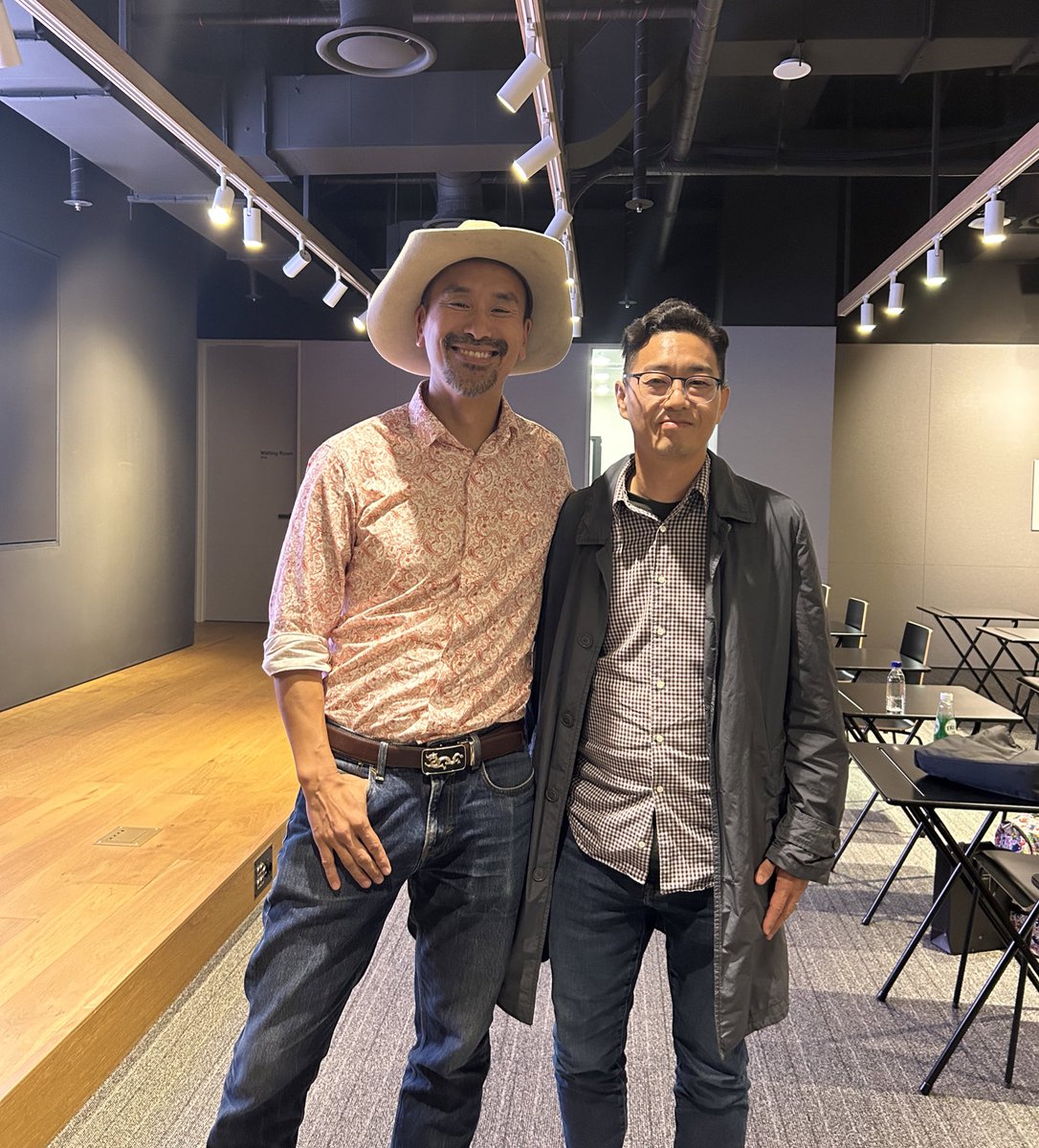 Had a chance to meet <a href="/jimmysong/">Jimmy Song (송재준)</a> and listen to his lecture about the evils of Fiat at <a href="/kryptoseoul/">kryptoseoul.eth</a> Thanks for coming to Korea! #bitcoin