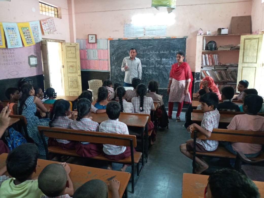 MalkajgiriCop's tweet photo. Today @sheteams_rck of Kushaiguda division conducted an #awareness program about #SheTeams, #CyberCrime, #HumanTrafficking, #GenderSensitisation, #CCTVCameras, #ChildMarriages, #Good_Touch and #Bad_Touch at MPP School, Neredmet of @neredmetps limits. https://t.co/Bay6kQYuNN