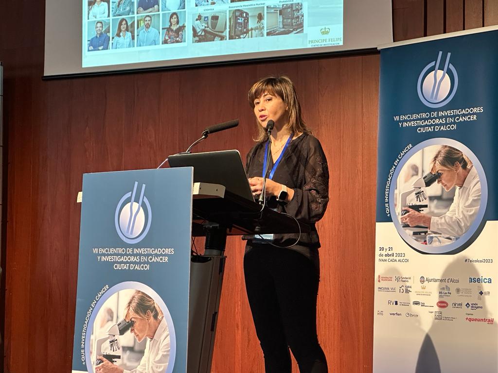 Se retoman las ponencias en una nueva sesión del VII Encuentro de Investigadores y Investigadoras en Cáncer Ciutat d'Alcoi.
#7eicalcoi2023 #mesqueuntrail <a href="/ASEICAnews/">ASEICA</a> <a href="/XRBustelo/">Xose R Bustelo</a> <a href="/msmelanoma/">Marisol Soengas</a>