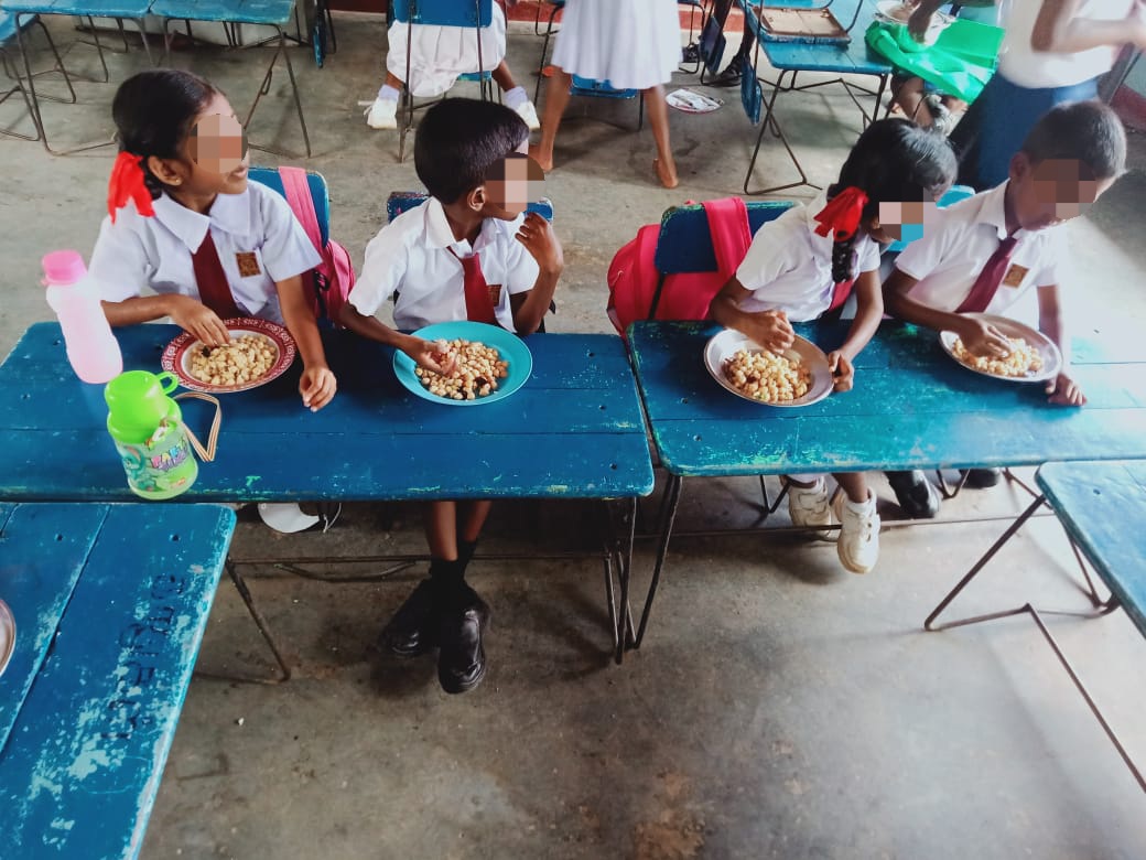 AffinityLk's tweet photo. Todays meals are dedicated to all those harmed by the horrific #EasterAttackLK which only adds to the suffering long endured by so many in Sri Lanka, especially children.
#AffinityLK meal project.
Dalkeith Tamil Kanishta Vidyalaya, Baduraliya: 78 Meals
#CommunityKitchenLK https://t.co/9ziMuowxKA