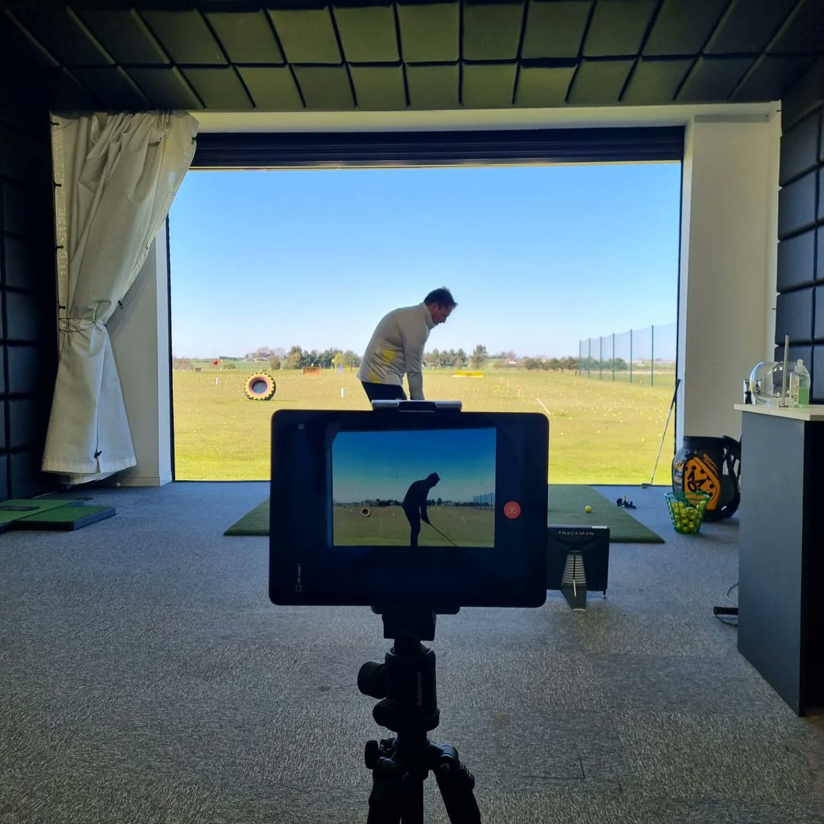 AlexTrukan's tweet photo. Great day at Burstwick Golf Club for staff CPD event. Really enjoyed presentations by golf professional Matt Daley and insight into individual coaching techniques and technologies used ⛳🏌‍♂️⚽️ https://t.co/DwyVbiVIWu