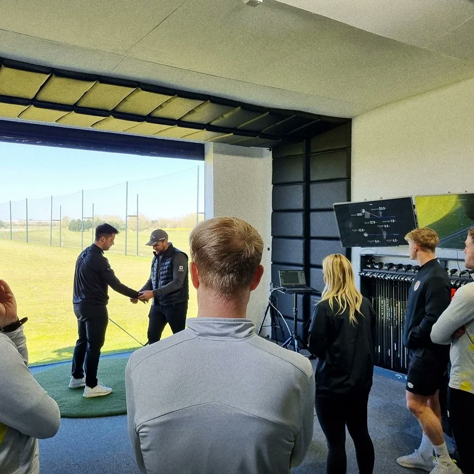 AlexTrukan's tweet photo. Great day at Burstwick Golf Club for staff CPD event. Really enjoyed presentations by golf professional Matt Daley and insight into individual coaching techniques and technologies used ⛳🏌‍♂️⚽️ https://t.co/DwyVbiVIWu