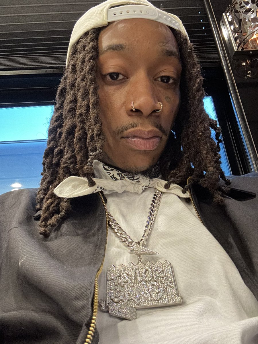 wizkhalifa's tweet photo. Hope everyone had a fun 💨😎and safe 4/20. https://t.co/TbmRIZdmuN