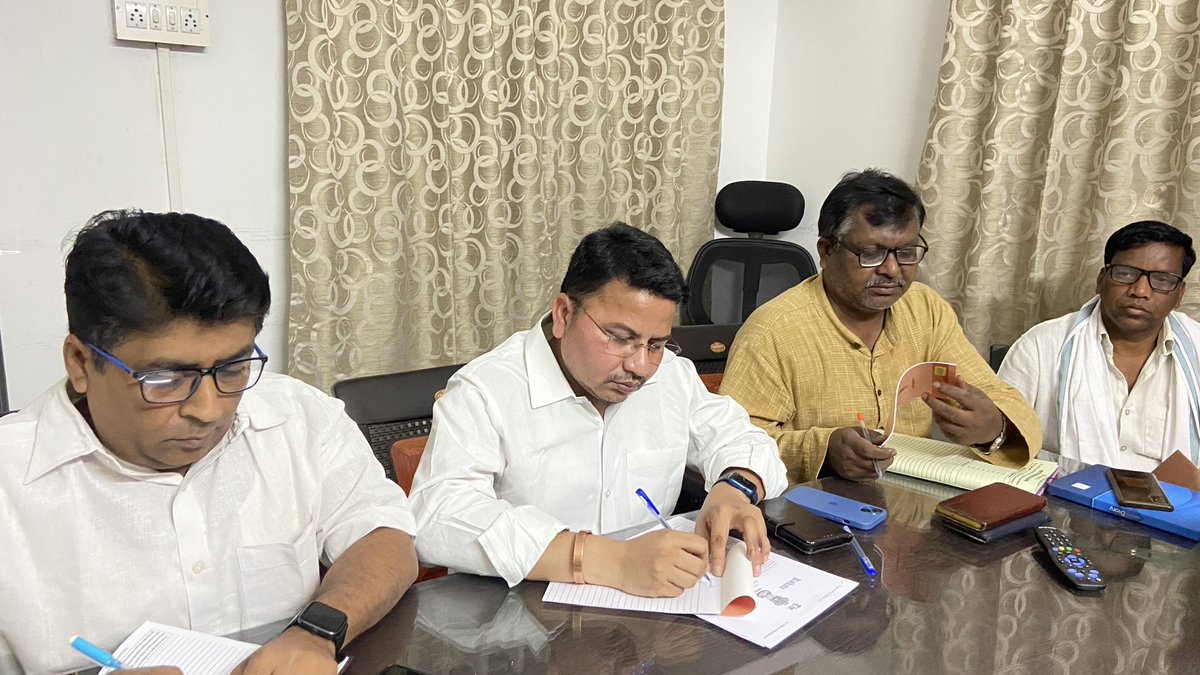 JyotirmayBJP's tweet photo. Sharing glimpses of the Core Committee Meeting of @purulia_bjp at MP Office Purulia today. https://t.co/tT5BqhDgg6