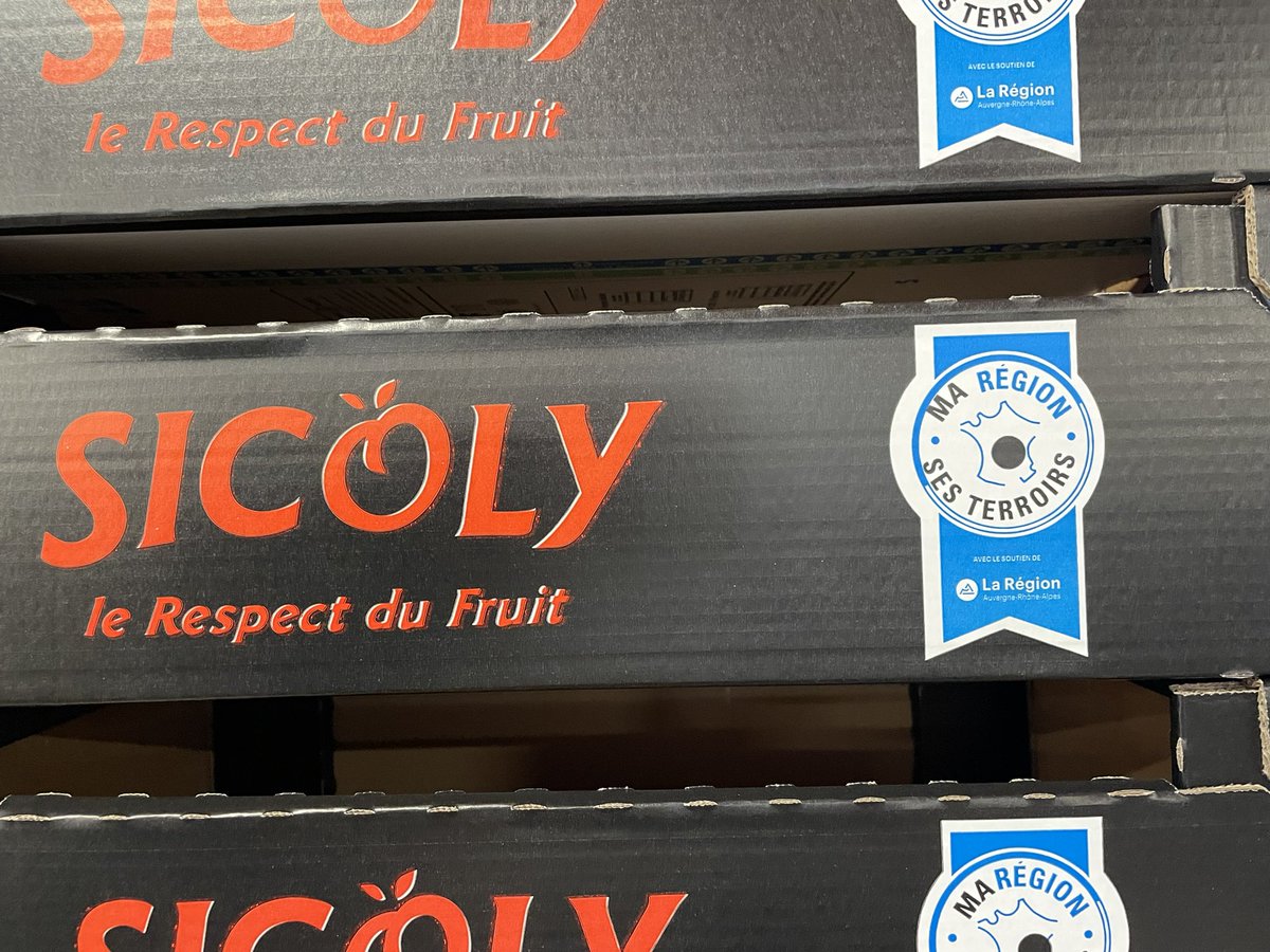 Pannekouckefabr's tweet photo. Le plan de filière #fruits signé. Un soutien de @auvergnerhalpes pour les 5 années à venir afin d’accompagner les projets et démarches de la filière et des acteurs qui la composent. #Chambreagriculture #comitesteategiquefruits #sicoly https://t.co/tNDJCU5jS9