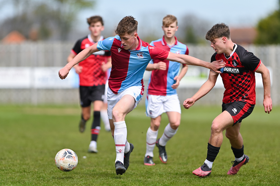 📸 GALLERY: @BroughtonPhotog presents images from the Iron Under-18 side's 2-2 home draw with Hartlepool United 👉 scunthorpe-united.co.uk/news/2023/apri…

#UTI #IRON