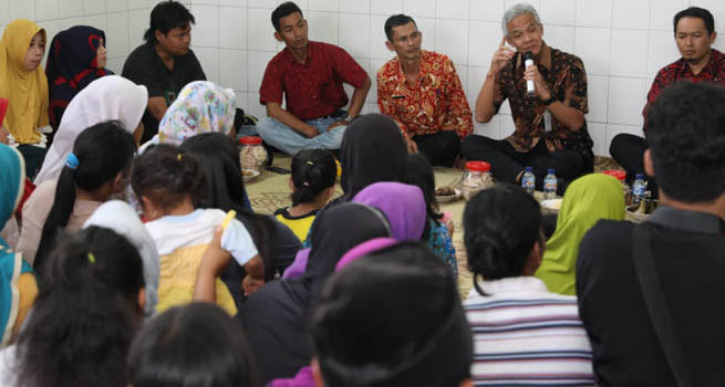 JhonSitorus_18's tweet photo. Memilih Ganjar bukan sekadar memilih pemimpin

Memilih Ganjar adl MEYAKINKAN bahwa bangsa ini tetap dipimpin oleh ANAK KANDUNG RAKYAT

Memilih Ganjar sekaligus MEMASTIKAN bangsa ini tidak dipimpin oleh REKAM JEJAK HITAM dan pengusung POLITIK IDENTITAS

#GanjarAdalahKita https://t.co/T9IeJUhI6f