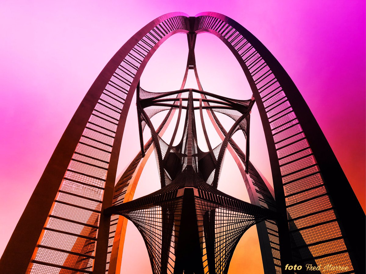 FredMarree's tweet photo. Rotterdam. Coolsingel. Het Ding. Naum Gabo. De Bijenkorf.
#Rotterdam. #Coolsingel. #HetDing. #NaumGabo. #DeBijenkorf. https://t.co/HrKs0uwZhe