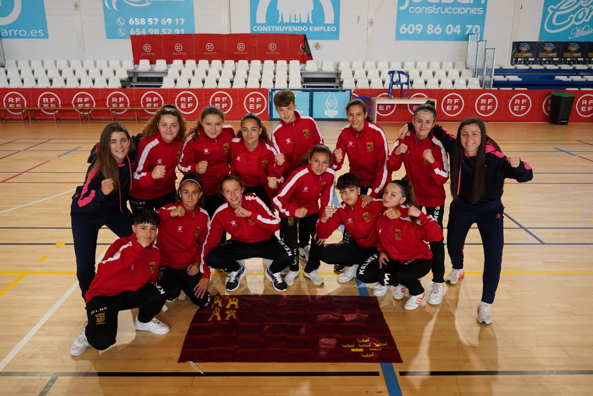 ffrm_se's tweet photo. 👍😀 Es nuestra filosofía: ¡AFRONTAR LA VIDA CON UNA SONRISA Y BUEN ROLLO 😁!

👉 ¡A por el último duelo de la fase de grupos! ¡Vaaaaaaamos, chicas! ¡Con todo 🫂!

📽️ https://t.co/YFMRcpskrA / #VamosFFRM 💪 https://t.co/PyX1eTkhb4