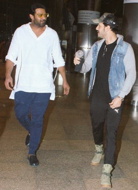 iambhavani1's tweet photo. Are you Ready Darlings!

Agent PreRelease event ki ChiefGuest      
                  
                      ||   PRABHAS  ||

#Agent
#ఏజెంట్
#AkhilAkkineni
#Prabhas https://t.co/I8E172SS3S