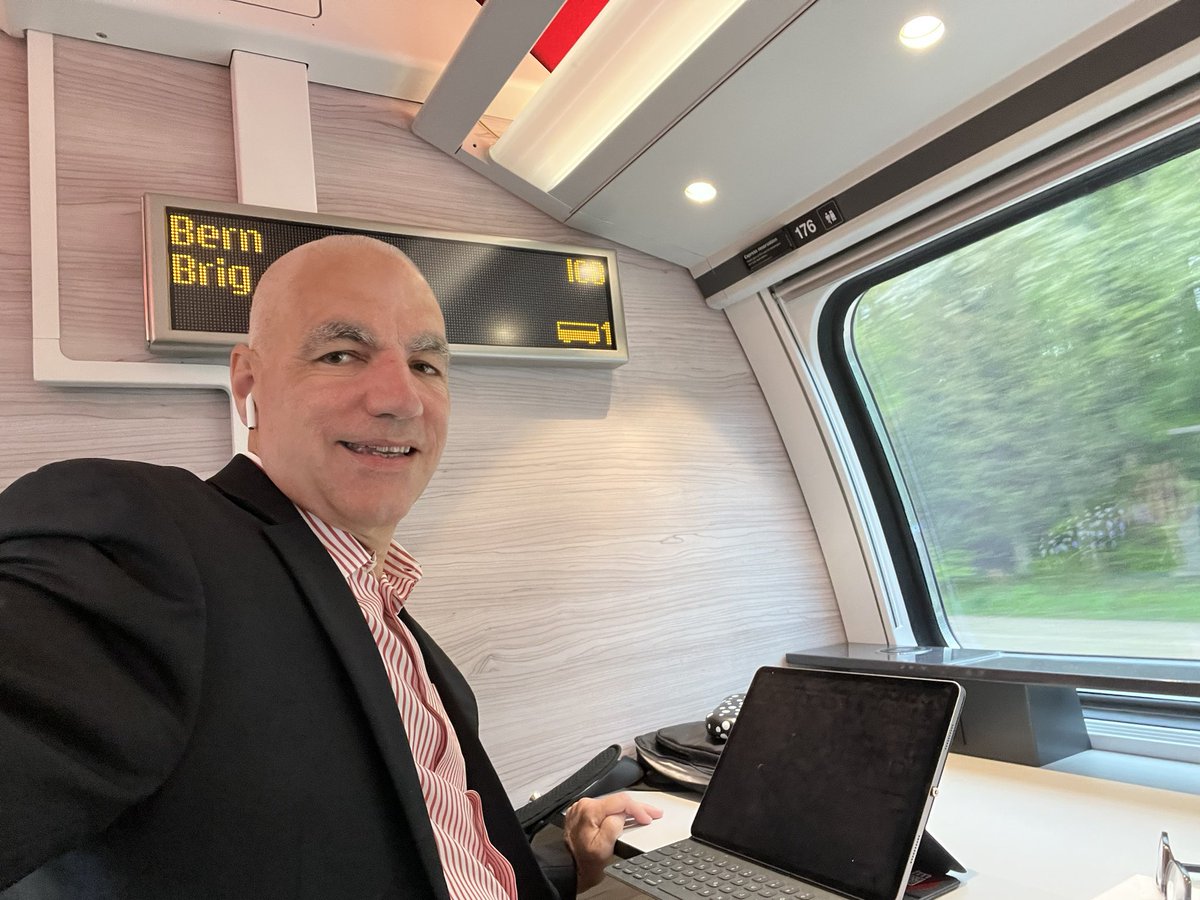 sosicles's tweet photo. #homeoffice ist für Loser. #trainoffice ist das einzig Wahre! https://t.co/DmVyWYLU4U
