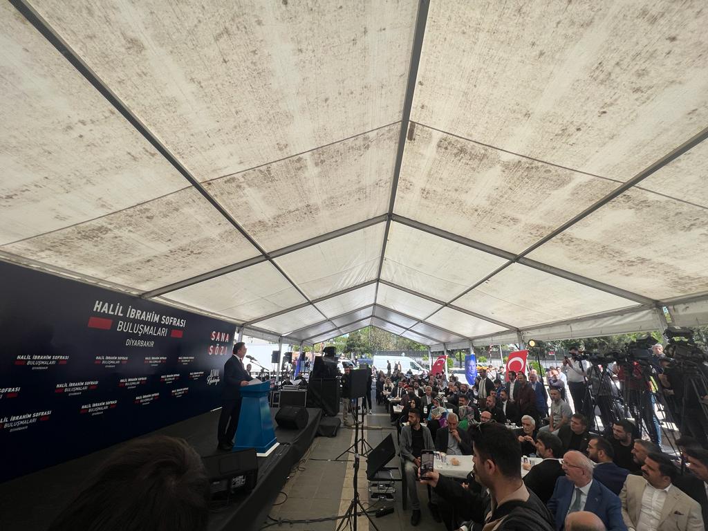 diyarbakirdeva's tweet photo. Halil İbrahim Sofrası Buluşmaları kapsamında Diyarbakır'da konuşan Genel Başkanımız Ali Babacan ; "Her birimiz 14 Mayıs sabahı güzel bir geleceğe uyanacağız. "

#BirleseBirleseKazanacağız 
#DevaiçinChp 
@devapartisi 
@IhsanMerdanoglu 
@emin_ekmen 
@remzikaymakk https://t.co/eM90G2NbPv