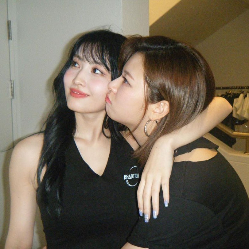 jy_pics's tweet photo. TELL ME YOUR FAVOURITE JEONGYEON DUO(S) https://t.co/30buydqcIF