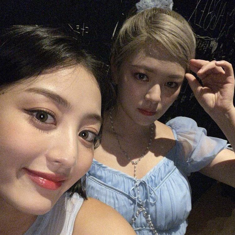 jy_pics's tweet photo. TELL ME YOUR FAVOURITE JEONGYEON DUO(S) https://t.co/30buydqcIF
