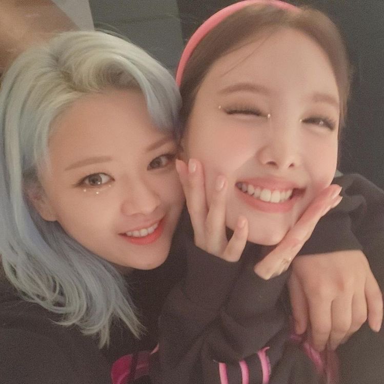 jy_pics's tweet photo. TELL ME YOUR FAVOURITE JEONGYEON DUO(S) https://t.co/30buydqcIF