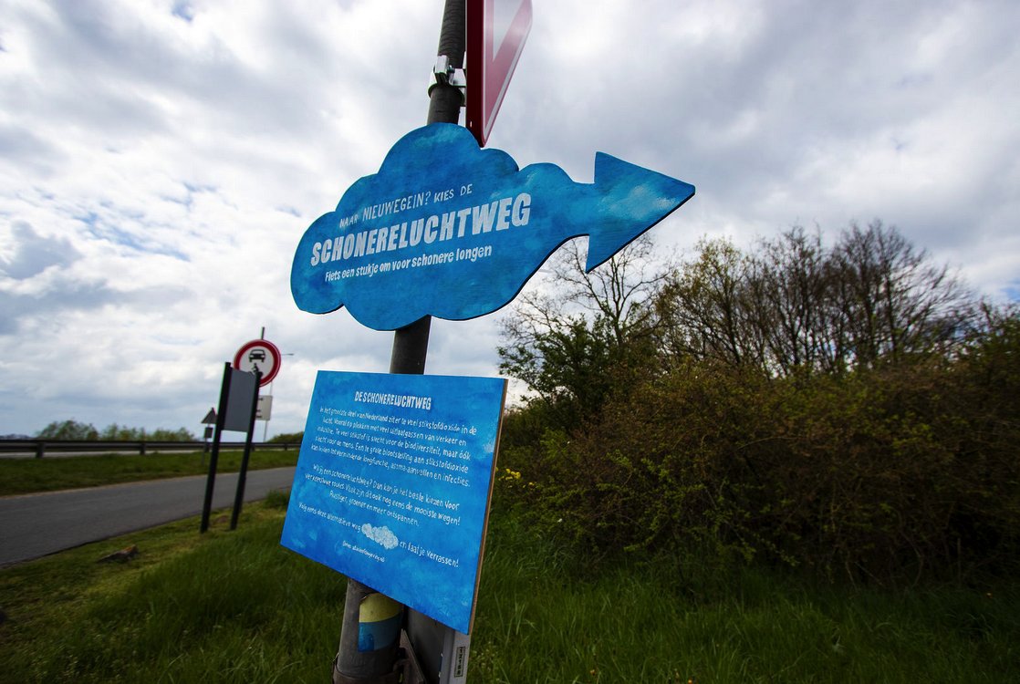 Fiets jij elke dag langs een smerige autoweg? Misschien is er een alternatief. Ontdek het op routeplanner.fietsersbond.nl Autoluwe of natuurrroute? Wat is jouw keuze?