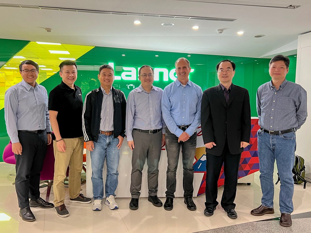 The team beams with delight as <a href="/BobGhaffari/">Bob Ghaffari</a> from <a href="/intel/">Intel</a> returns for the visit!  Excitement builds as Lanner and Intel anticipate opportunities to exchange #innovative ideas and #collaborate on groundbreaking future. 👏