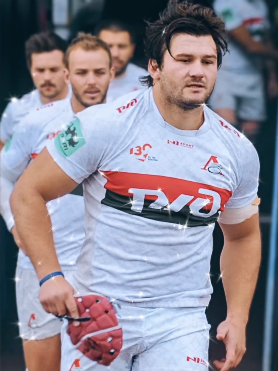 Stephan6forever's tweet photo. Game day !! 🚂🚂 @rugbylokopnz @RugbyRussia https://t.co/A6FpcXEA0F