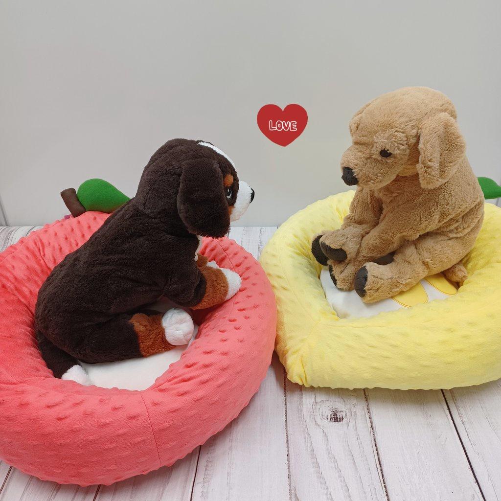 adorablepets_OS's tweet photo. (∪･ω･∪)立体のフルーツにきゅん♥️
🍋と🍎がとて���可愛いフルーツベッド。中身のクッションの種&amp;果肉も可愛いんです～もちもちなんです～
#ペットベッド #夏用 #犬のいる暮らし #猫のいる暮らし #おいでよファミーセール #adolabo #Sサイズ #わんにゃん  #大阪 #堺筋本町 https://t.co/9ZGPwd5v78