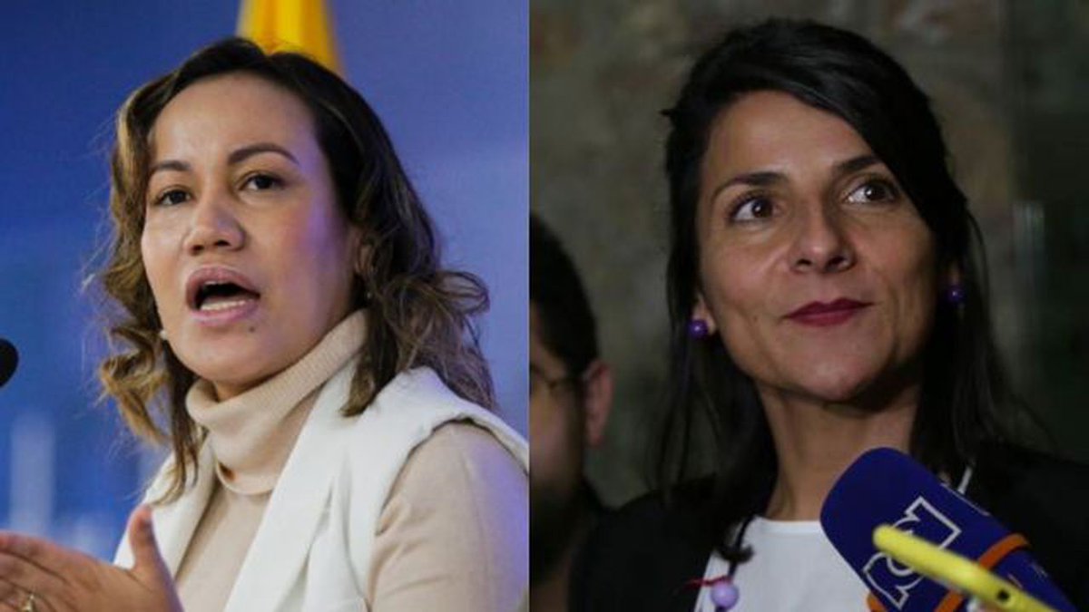 ElTinoEc's tweet photo. Todos los días me pregunto y me sigo preguntando ¿Qué tenían en la cabeza los que votaron por Petro? 💩 https://t.co/l4pZ3E1Qxw