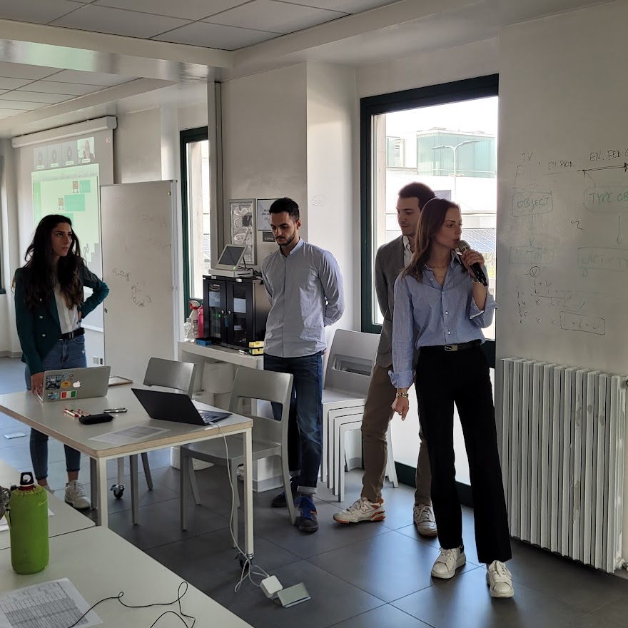LocaGiorgio's tweet image. Exciting update on our #ComplexProjects Lab students! They're working hard on #Saipem Management's projects, like floating solar, aerospace platforms, diversity, financing, and more. With academic and industrial tutors, they're gaining skills and feedback. #projectmanagement