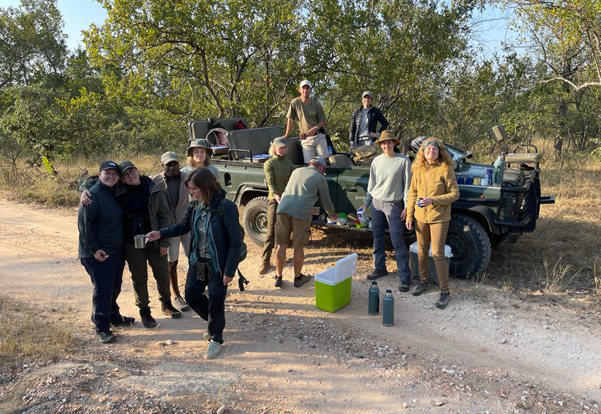 EcoTraining's tweet image. EcoTraining students are having a great time in the African bush!! 
 
They live, breathe and experience all things nature &amp;amp; wildlife for 35 days! Everyone completed their online Field Guide course and then moved on to the practical component.

#fgasa #ecotraining #35dayspractical