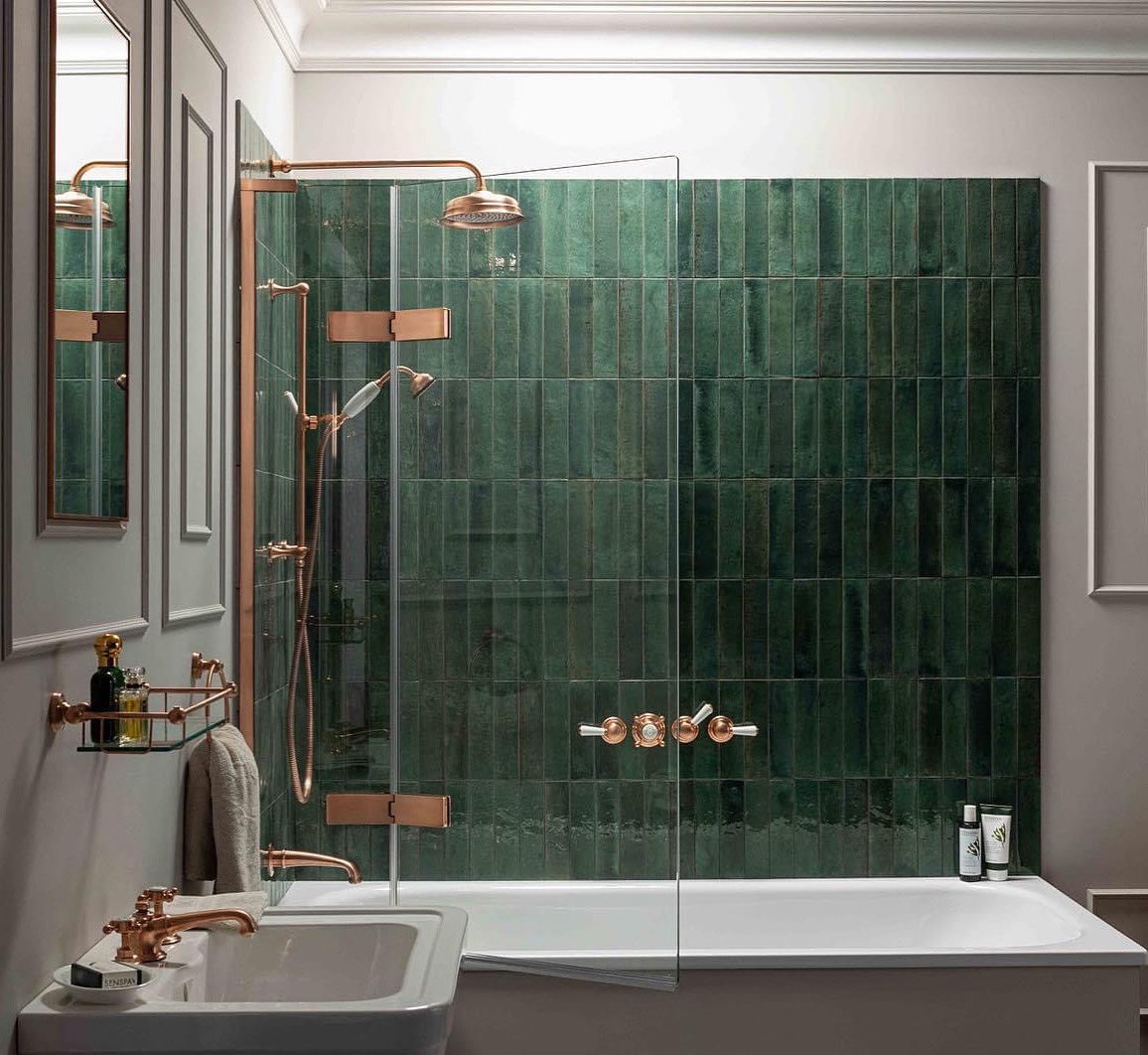 MatkiShowering's tweet photo. Add luxury to your bathroom, even if it is a compact space.
Our EauZone Two Panel Bath Screen is a stylish and practical way to combine showering and bathing. Living Copper - the finish everyone is talking about!
https://t.co/q0i8134ovD
#bathscreen #smallbathroomdesign https://t.co/UBuQcwryhw