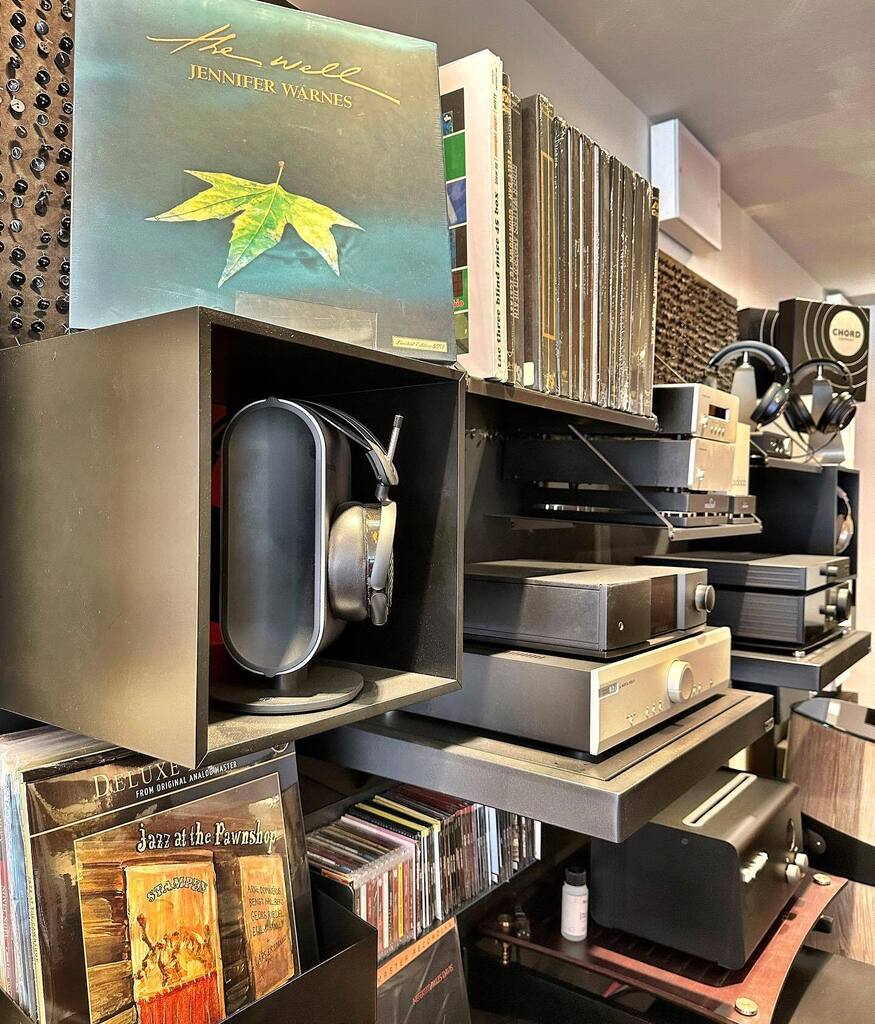 AudioVenue's tweet photo. Record store day this weekend, we have a selection of high quality pressings at with a discount code this weekend only.
.
Click link in bio, select your music, at checkout use code. RSD2023 .
..
#tecordstoreday #records #mobilefidelity #impexrecords #2xh… https://t.co/TonvGbmG9v https://t.co/fhQh6z9cWQ