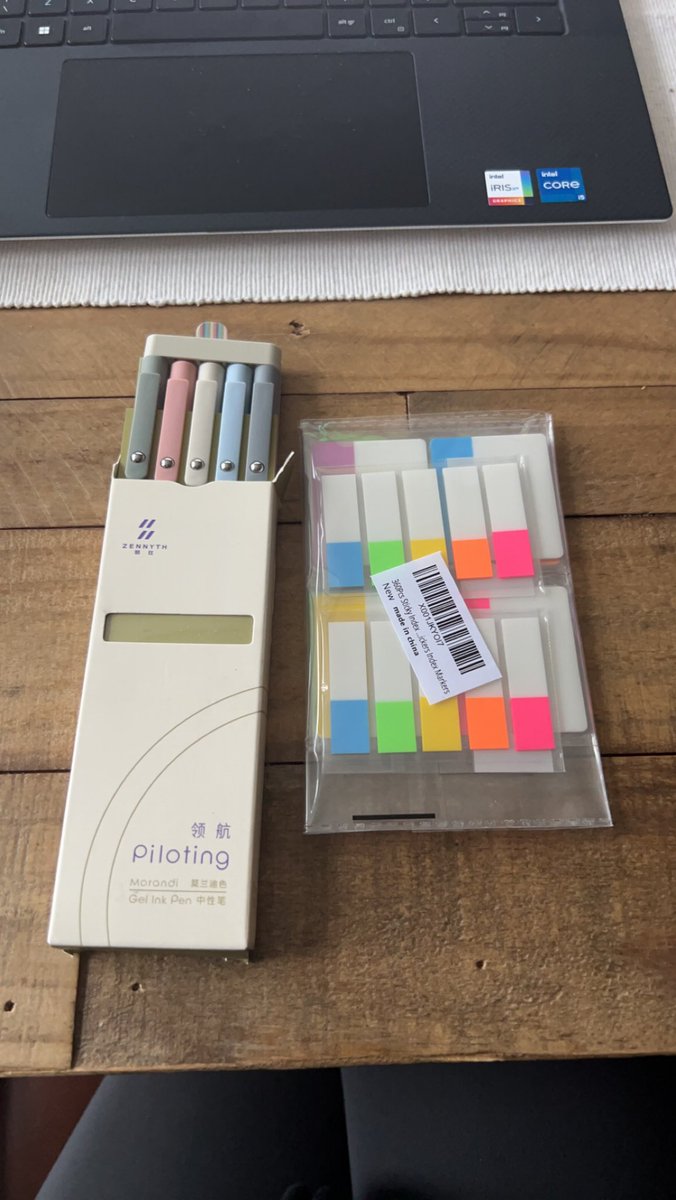 There really is just something about new stationary 😻