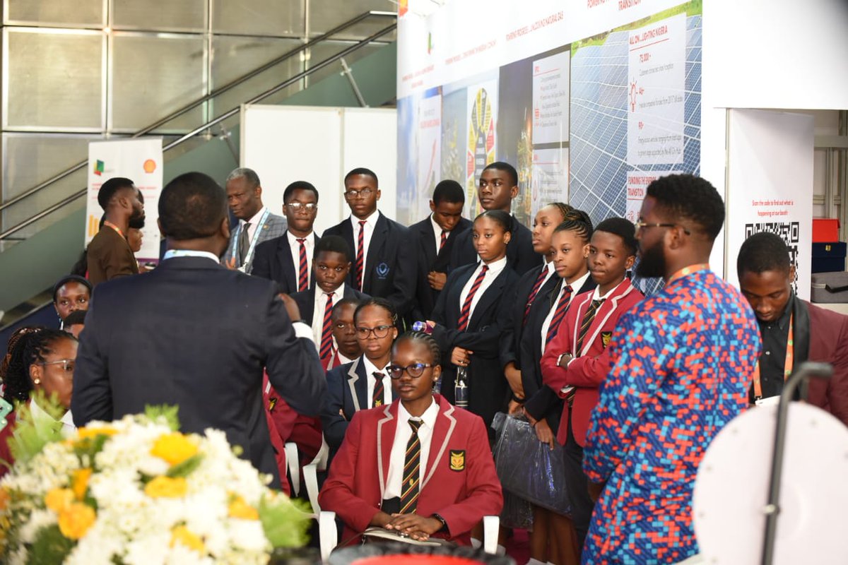 Shell_Nigeria's tweet photo. #NIES2023 visitors at the #ShellBooth 
📸PHOTOS: 

Huge thanks to the #schools and #students who stopped by! The students learnt about the different Shell companies in Nigeria, their #scholarship schemes and #education programmes. #Makethefutre #PoweringProgress https://t.co/9CqYKHBRz2