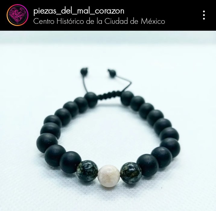 BadHeartMex's tweet photo. #obsidiana y #sodalita #handmadejewelry📿 #handmadewithlove♥️ #HandMadeBracelets #handcrafted #customemade #artesanomexicano #pulserasparaparejas #hechoamanoconamor♥️ #piedrasnaturales🍀 #naturalbeads #piedrasenergeticas #PiezasDelMalCorazón💜🕉️📿 #madeinMéxico🇲🇽 #hechoenméxico🇲🇽 https://t.co/0GfqSbBq4b