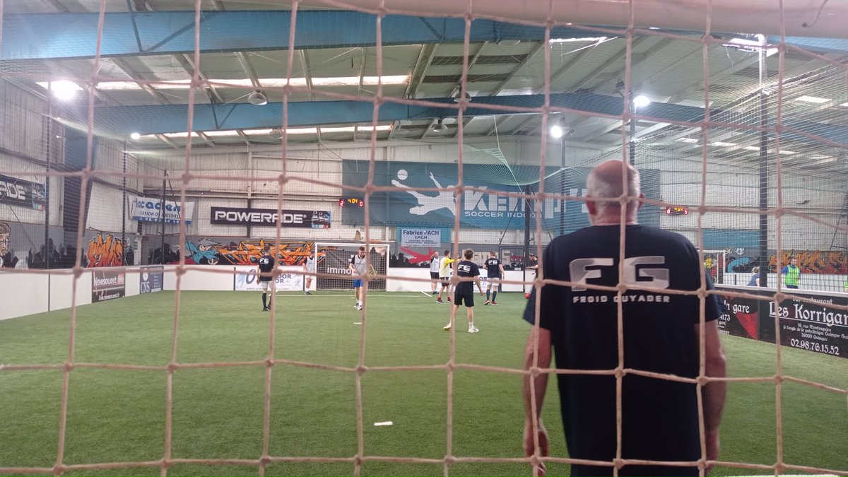guyader_froid's tweet photo. ⚽ Cette semaine, Froid Guyader participait au tournoi futsall «Five» organisé par  l'@USConcarneau pour ses partenaires.

Un bel état d’esprit pour cette superbe équipe qui s’est donnée à fond. 

Bravo les garçons ! 👏

#équipe #cohésion #kemp5 #interentreprises https://t.co/UtJPbepqlz