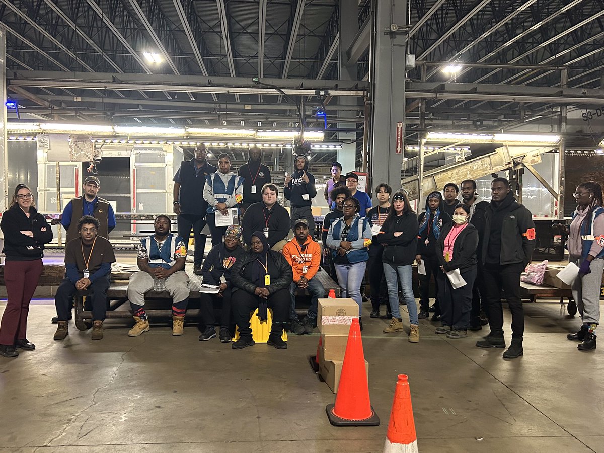 PHL Night secondary safety rodeo 🤠 Teaching our employees how to protect themselves from slips and falls! #dynamicwarmup #nightsafetyofflight
<a href="/RayBarczak/">RayBarczak</a> <a href="/daveortone/">David ortone</a> <a href="/RaymondChew95/">Ray Chew</a> <a href="/BobKee6/">Bob Kee</a> <a href="/ranastasiaUPS/">Robert Anastasia</a> <a href="/FailMelanie/">Melanie Fail</a> <a href="/UpsMeyers/">SMeyersUPS</a> <a href="/UpsShell/">Shell Bell UPS</a>
