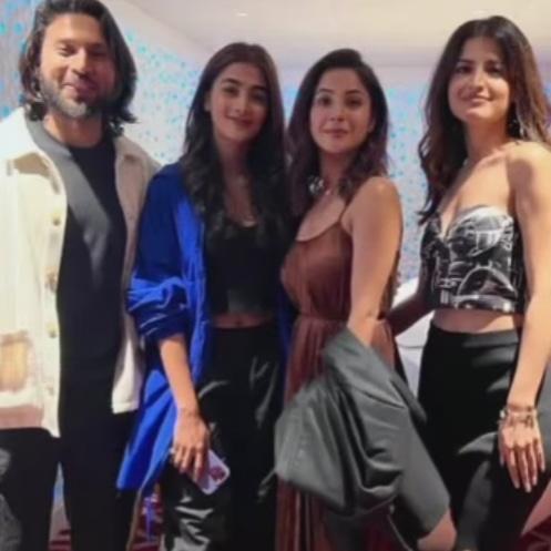 OfficialPakFc's tweet photo. Another Unseen from last night screening 💕

#SHEHNAAZGILL
#KisiKaBhaiKisiJaan https://t.co/zYtSflunQF