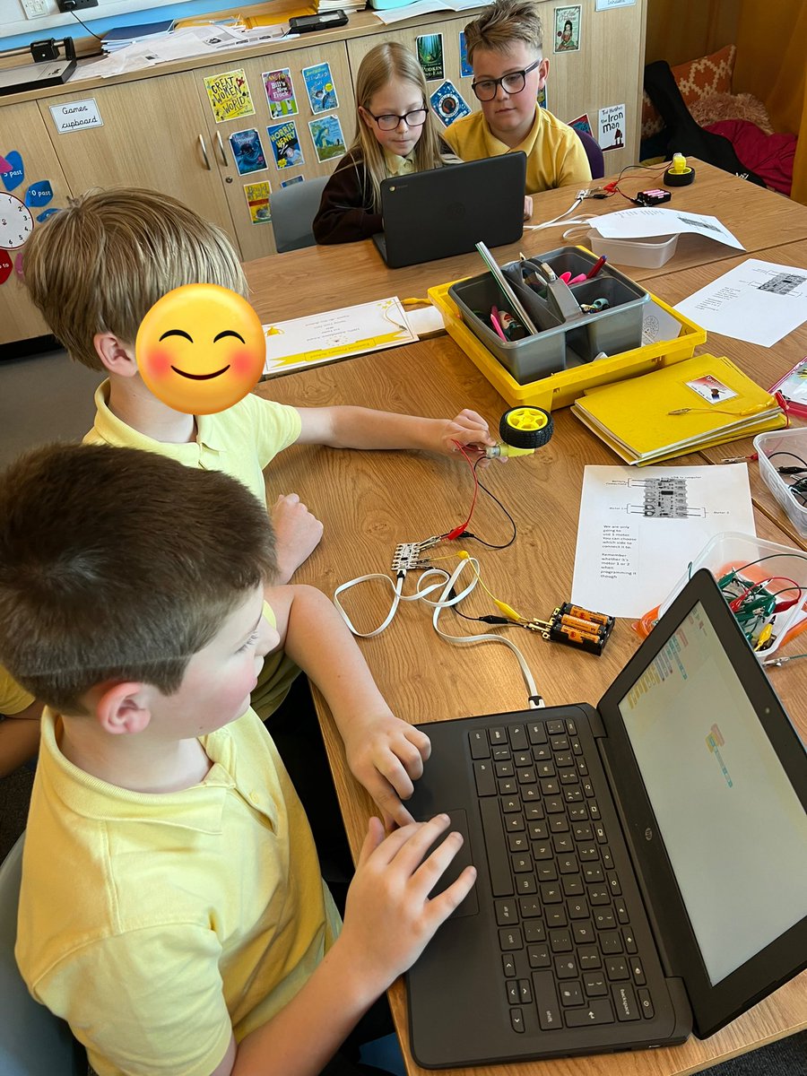 EastfieldPSHull's tweet photo. 4EO had a brilliant time in computing, using the crumble kits to create an algorithm to instruct a motor! #eps4EO
#epscomputing π»π https://t.co/ajswvYqaMJ