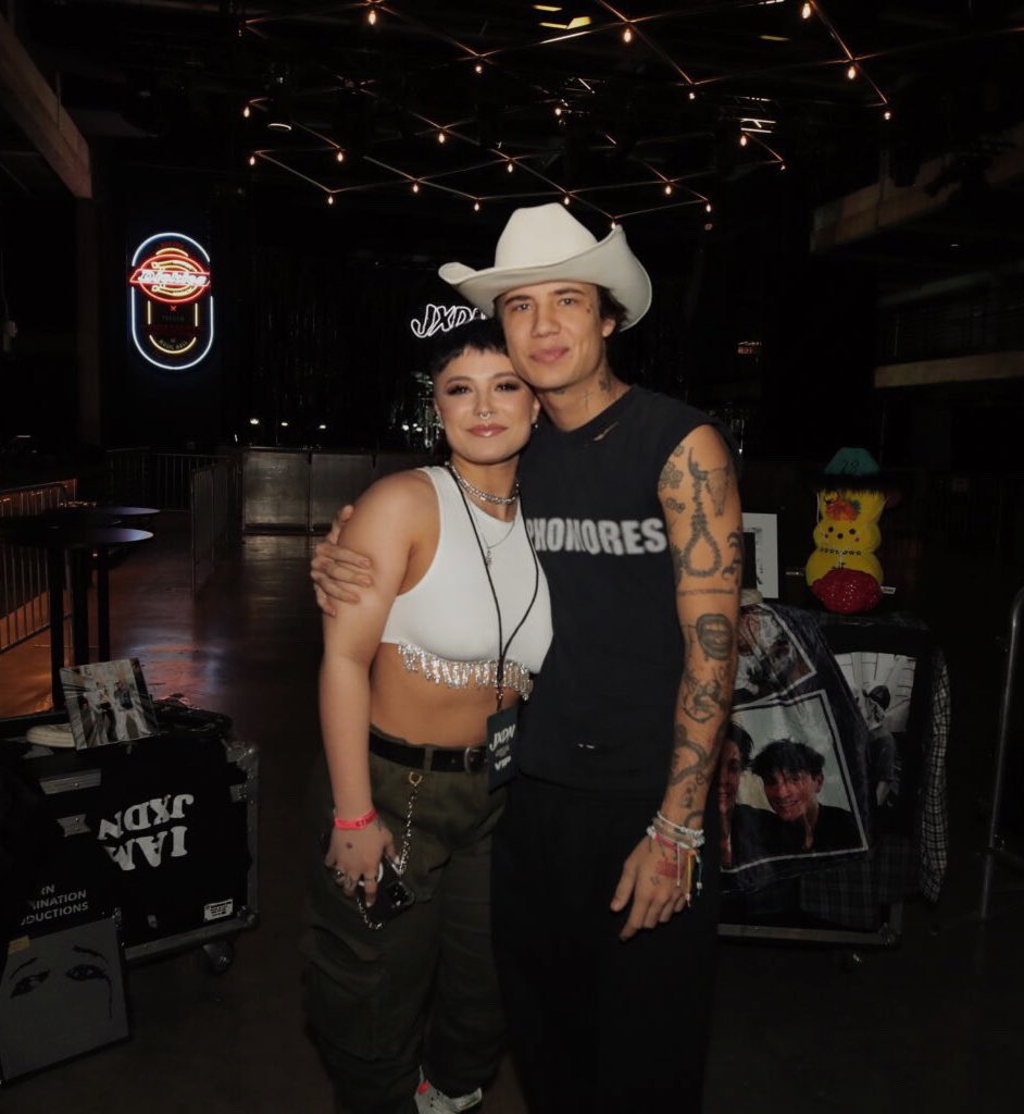 akrotz7's tweet photo. #ihtnetourmemories  three shows from this tour and I can’t tell you how much I’ve loved every minute of it. 
Fort Worth will forever leave an impression https://t.co/ncwh9HZL2S