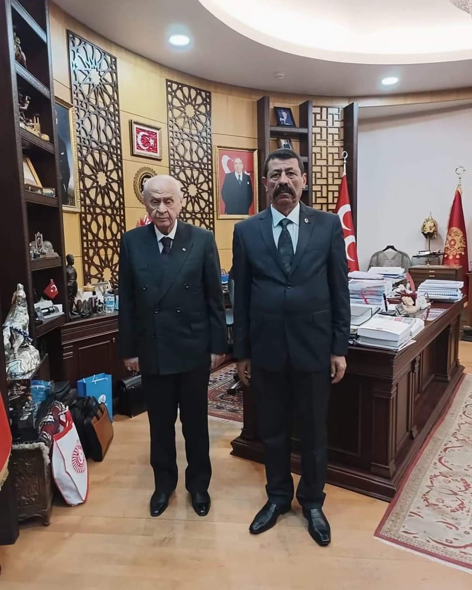 Tüm islam Aleminin Ramazan Bayramı Mübarek Olsun, Milletimize Huzurlu ve Sağlıklı Günler Getirmesin Temenni Ediyorum.