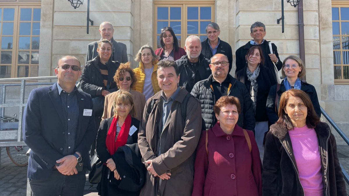 DareicVersailles tweet media