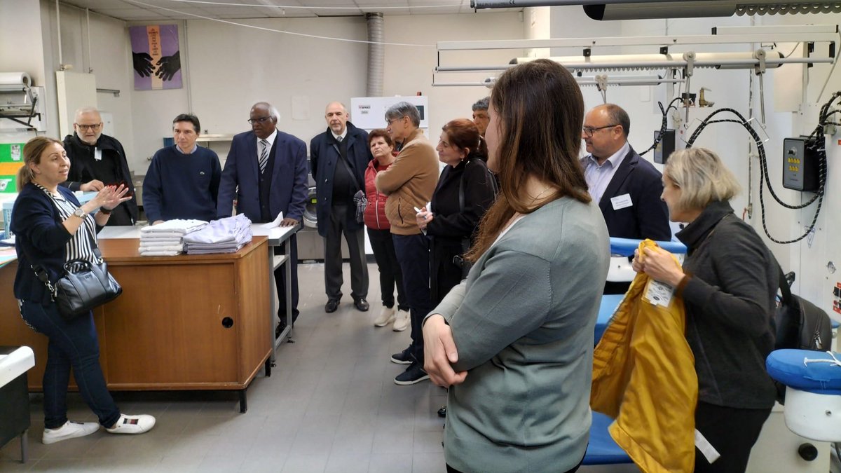 DareicVersailles tweet media