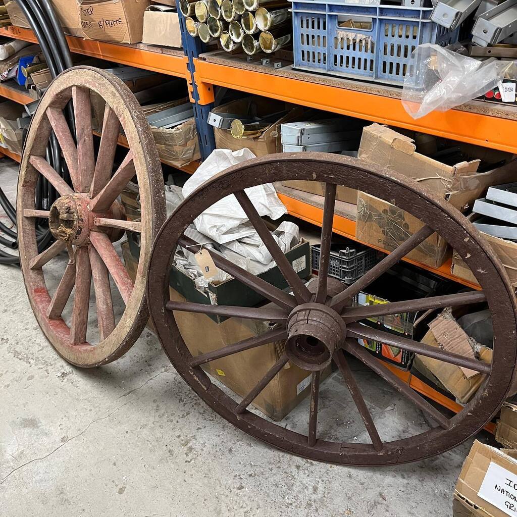 IlluminLighting's tweet photo. Used cartwheels, soon to be repurposed into stunning rustic pendant lights 💪🛠💡😍

#cartwheel #used #wood #timber #repurpose #upcycle #cart #wheel #bespoke #custom #made #pendant #ceiling #light #lighting #bespokelighting #lightingmanufacturer #publigh… https://t.co/qxapHrenX5 https://t.co/hiMmkA42zG