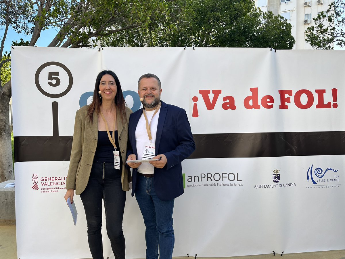 FolGuillermo's tweet photo. Por tod@s l@s que nos inspiraron y mos hicieron ser quienes somos! Si va os llega un poquito de toda la pasión, ilusión y motivación que estamos sintiendo en estos momentos en el #CFOL2023 os sentiréis muy llenos de energía! Orgullo de familia #familiafolera #vadefol @casinma https://t.co/ITeFyttMTx