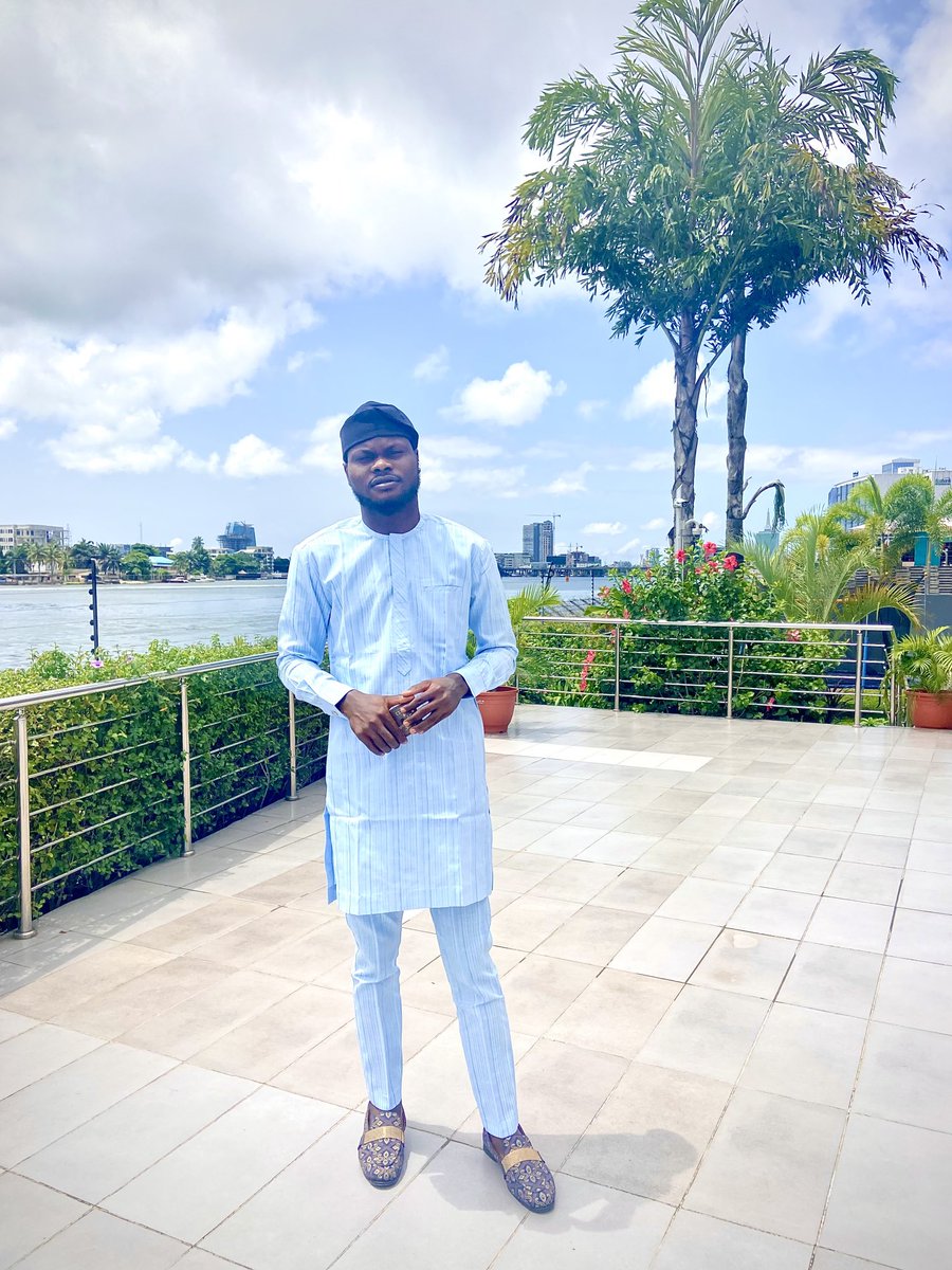AristokratLagos's tweet photo. #FridayFastForward
In life, people will try to shut you down, silence the voice of your ambition and tell you not to nurture the thoughts of doing big things from your small corner.
But the size of your dreams must always exceed your current capacity to achieve them. https://t.co/wQF18dBZM9