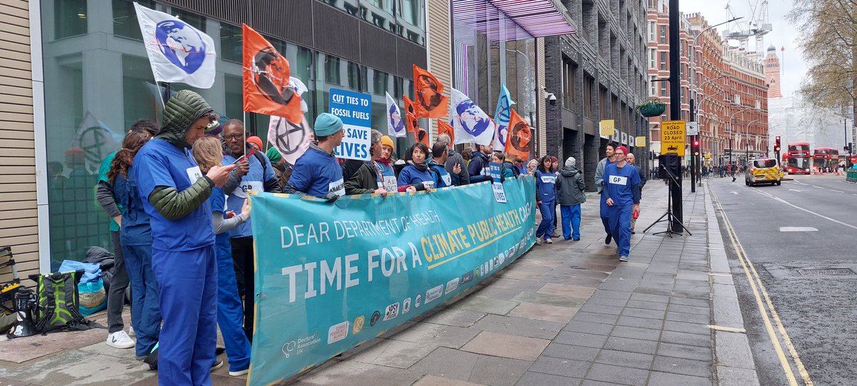 LynneJonespsych's tweet photo. Time for a #climatepublichealth campaign. Outside the Department of health  with @Medact  @GreenHWales @XRPsychologists @PsychDeclares  and many others. Join us  at #planetaryhealthhub Old Palace yard https://t.co/bPfRxg5w5J