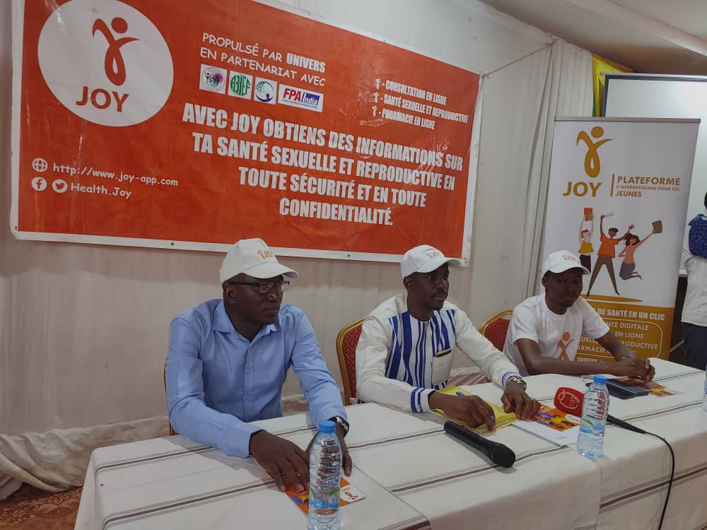 ong_abbef's tweet photo. Lancement officiel de #Joy, une #application_mobile développée dans l’optique d’apporter une innovation dans le domaine de la santé en général et de la #SSR des jeunes et adolescent-e-s en particulier.
Le lien de téléchargement de l'application👇🏽👇🏽https://t.co/wRaCU5td0l https://t.co/OKxw32pcBj