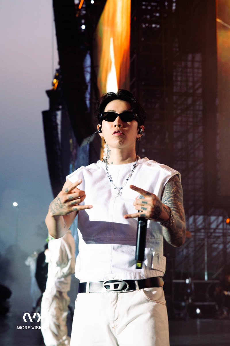MOREVISIONKR's tweet photo. 박재범 (Jay Park) - Rolling Loud Thailand Behind Photo

@JAYBUMAOM #박재범 #JayPark 
@H1GHRMUSIC #H1GHRMUSIC #하이어뮤직
@RollingLoud @RollingloudTH #RollingLoud #RollingLoudThailand
#MOREVISION https://t.co/xaGkZDW0rA