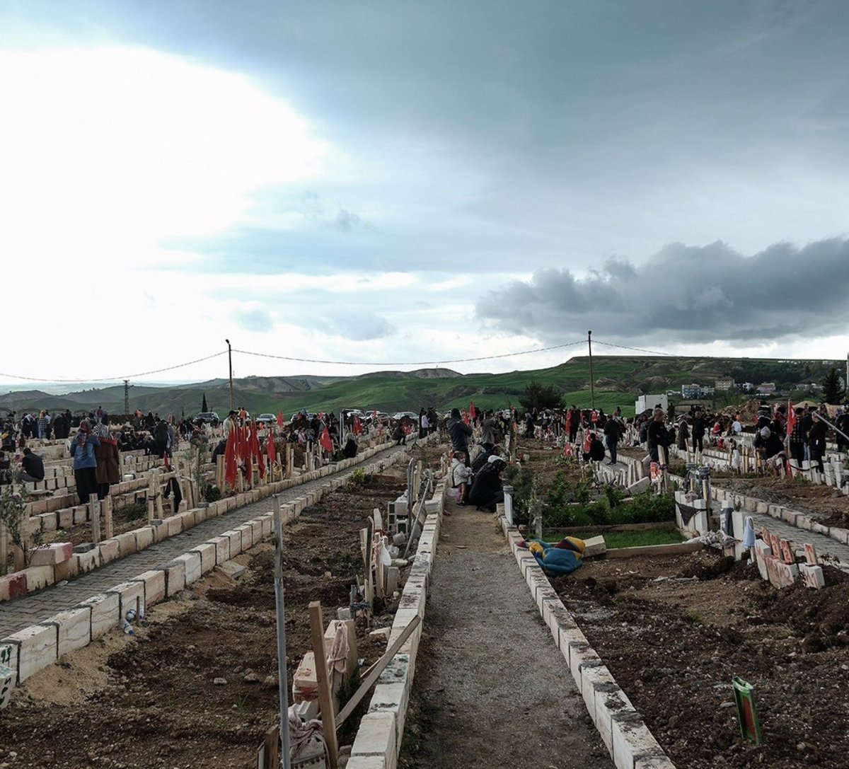 glkrsln's tweet photo. Büyük bir felaket yaşadık ve ilk bayramımız… Allah vefat edenlere rahmet, yakınlarına sabır versin…
#DepremiUnutmaUnutturma https://t.co/WZQo47axM3