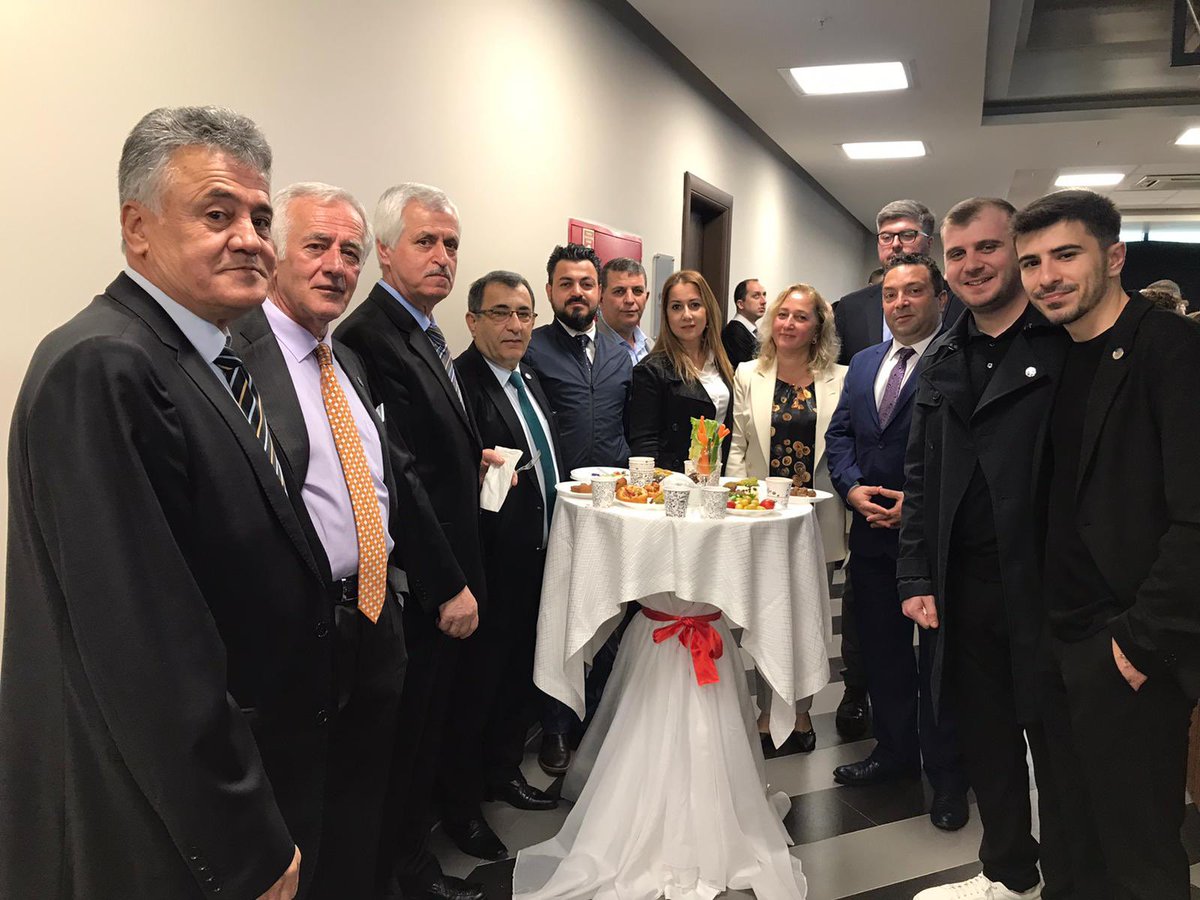 ErtanSener77's tweet photo. 💙 Yalova Valiliği’nin düzenlediği İl Protokolü’nün Bayramlaşma Töreni’ne katıldık. Birlik, beraberlik ve kardeşlik duyguları içerisinde bayramlaştık. Nice bayramlar Yalovam 💙 https://t.co/OwbFuoKXuP