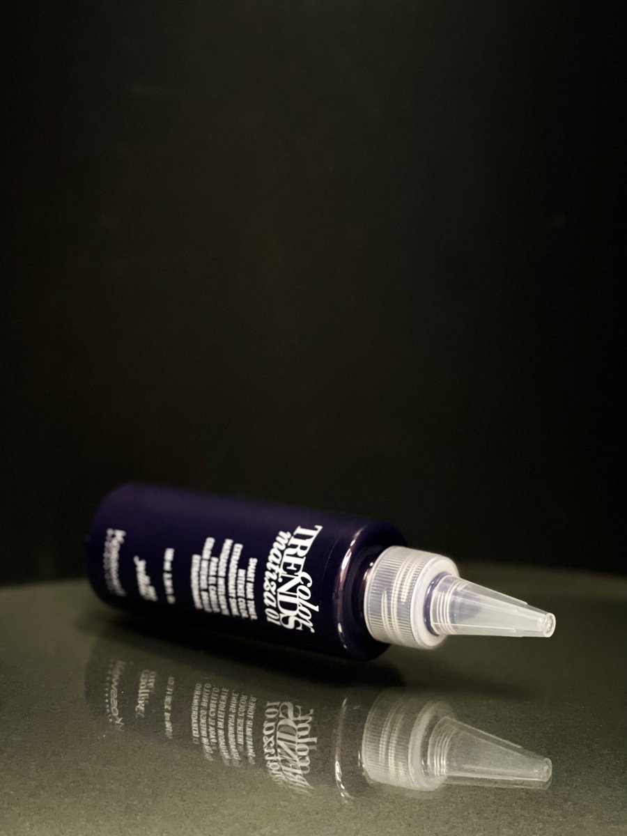 ProgressWrz's tweet photo. Sekret chłodnego blondu. Toner Matiza 01 od Kosswell Professional skutecznie neutralizuje ciepłe refleksy kreując modne odcienie srebra, szarości czy delikatnego fioletu. 

Sprawdź ofertę hurtowni fryzjerskiej kosmetycznej Progress we Wrześni. 

Zapraszamy na zakupy https://t.co/CqV1eepiXg