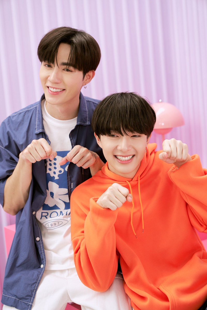 asianoriginal's tweet photo. 1 ano de ZonZon 🤩🥳

"Estamos viajando juntos há 1 ano, gostaria de agradecer a todos, sejam eles que viajaram juntos desde o início ou apenas se conheceram. Durante todo o tempo passamos por muita coisa. Nu e Hia estão muito felizes porque todos+ https://t.co/3DRgX81tYN