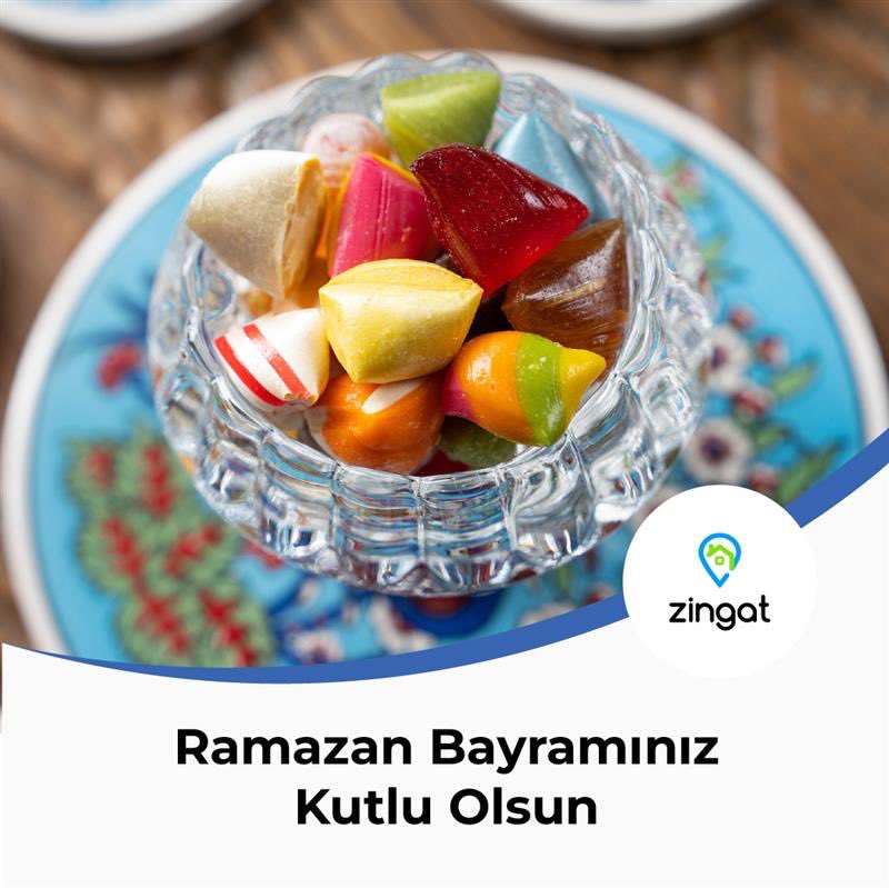 zingatcom's tweet photo. Beraberce birlik olmanın değerini daha çok hissederken sevgiyle kucaklaşsak da… Acımız taze, bu bayram hepimiz eksiğiz. 
Sevdiklerinizle geçireceğiniz nice bayramlarınız olsun. Ramazan Bayramımız kutlu olsun.

#zingat #RamazanBayramı https://t.co/2fqihN2haN